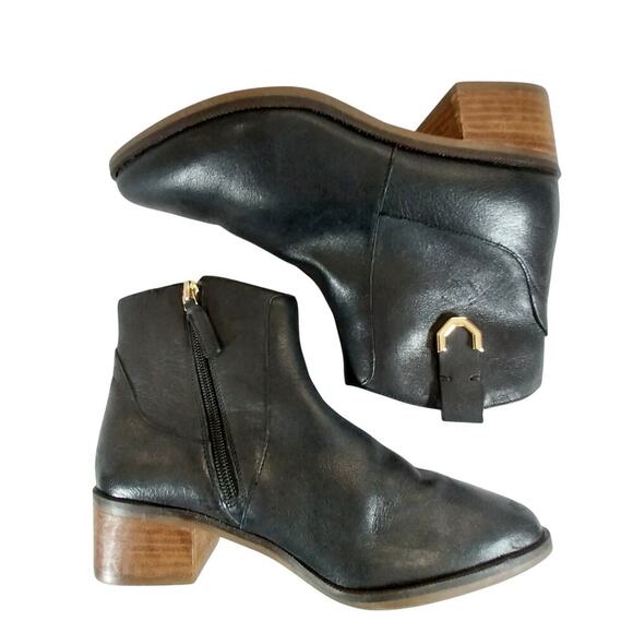 COLE HAAN! BLACK GENUINE LEATHER POINTY TOE, CHUNKY HEEL ANKLE BOOTS! SZ 6B - Picture 7 of 10